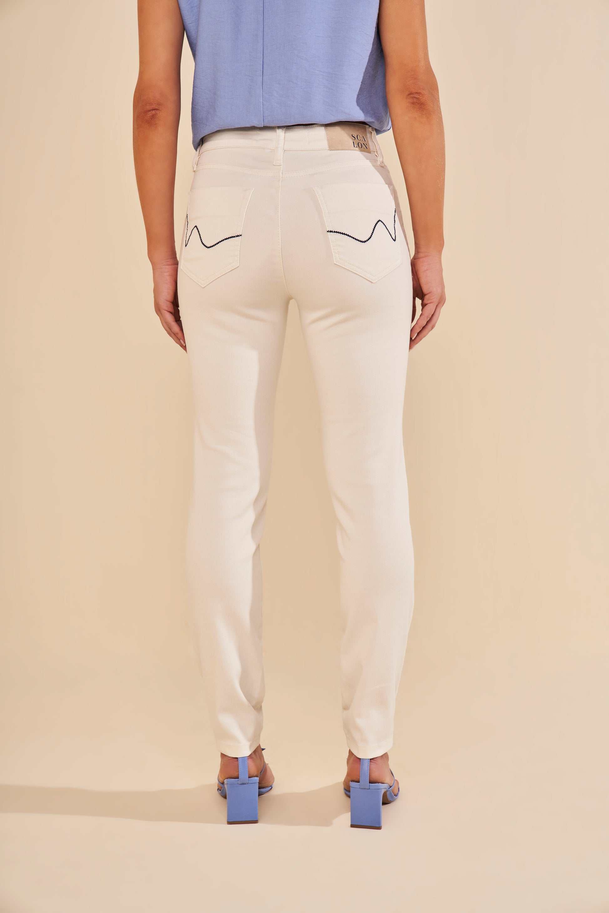 calça sarja color jegging cintura intermediária básica – Scalon
